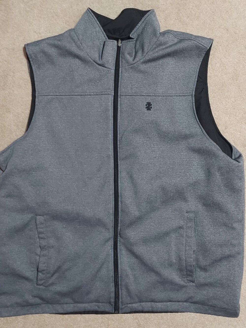 IZOD Reversible Vest Mens XL Black Gray Nylon Softshell Outdoor Full Zip